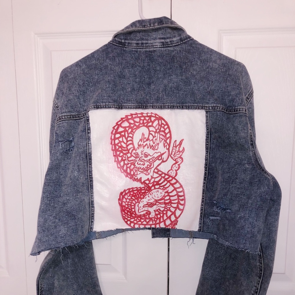 HAND PAINTED RED DRAGON CROPPED DENIM JACKET - Picture 1 of 3
